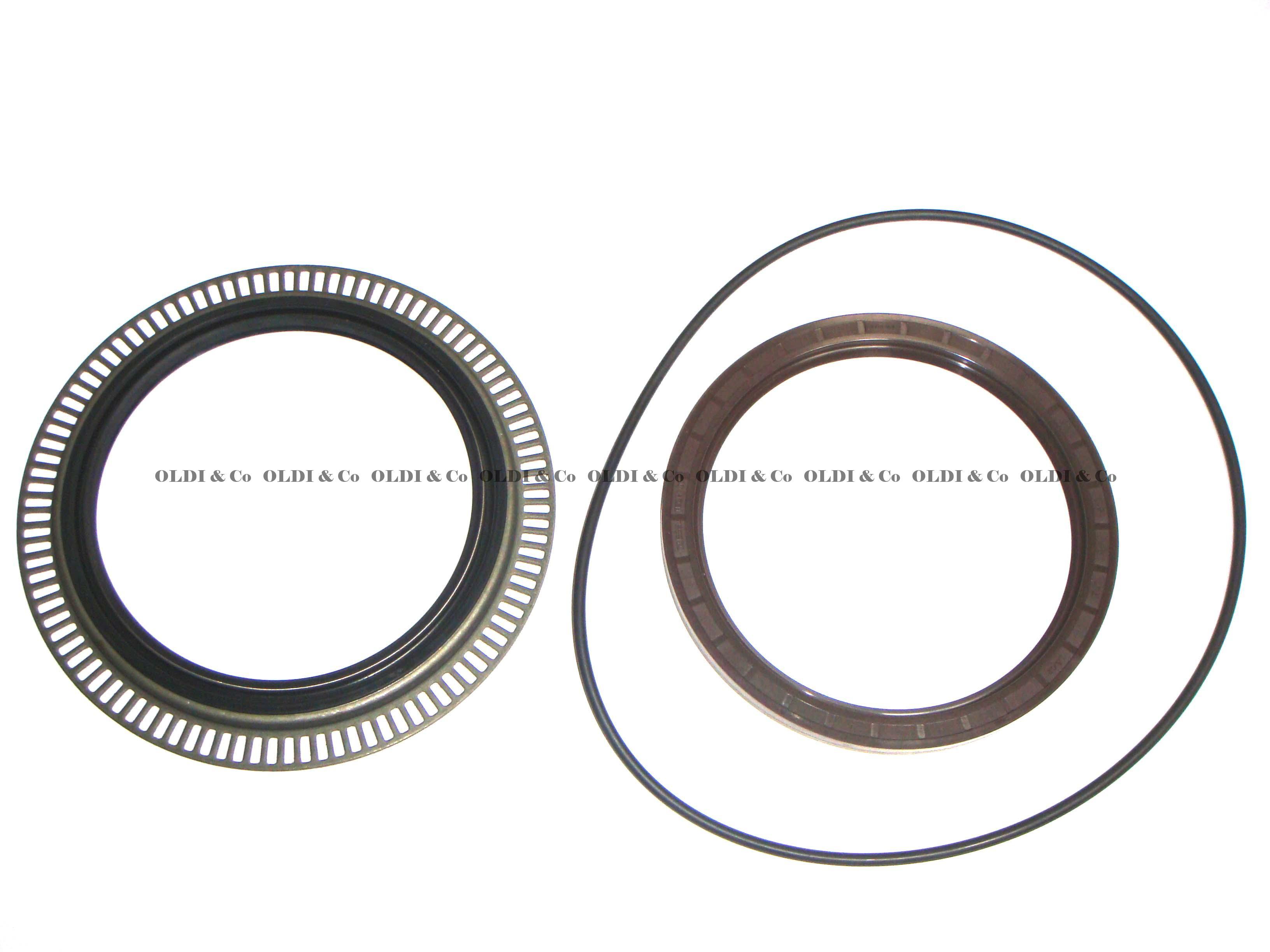 34.020.03899 / 
       
                          Oil seal kit